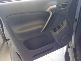 2001 TOYOTA RAV4, SILVER, 2.0L, AT, FWD.   Z26383